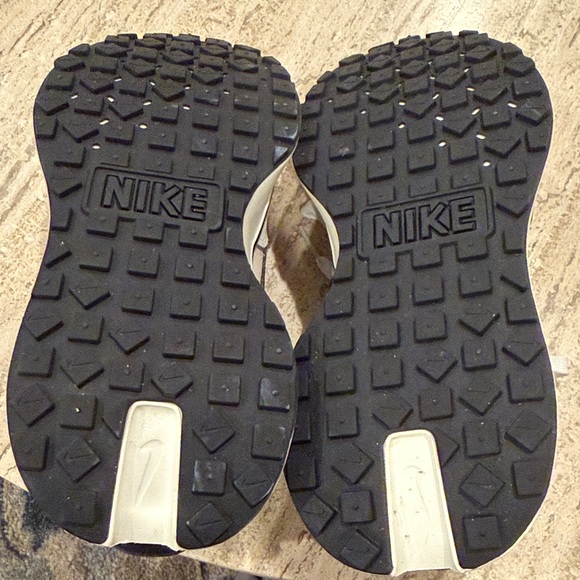 Nike Classic White Athletic Shoes - Picture 4 of 4